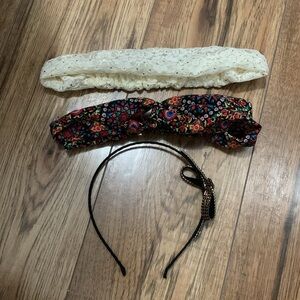 BNWOT Women’s 3 headbands